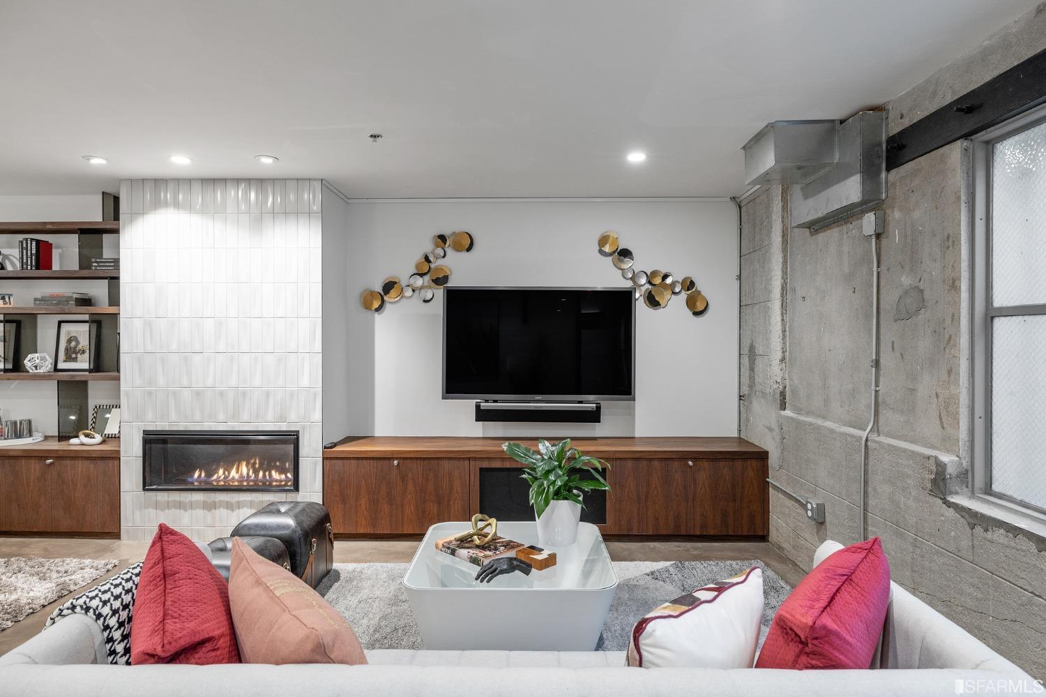 560 Haight Street Unit: 107