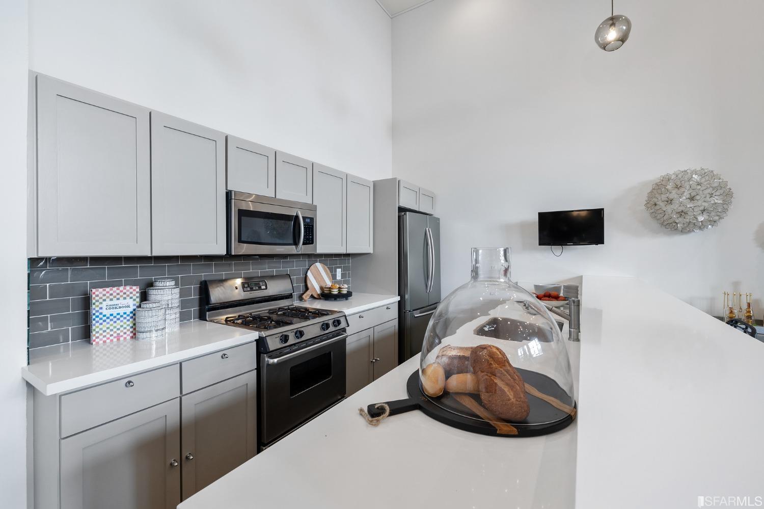 560 Haight Street Unit: 107