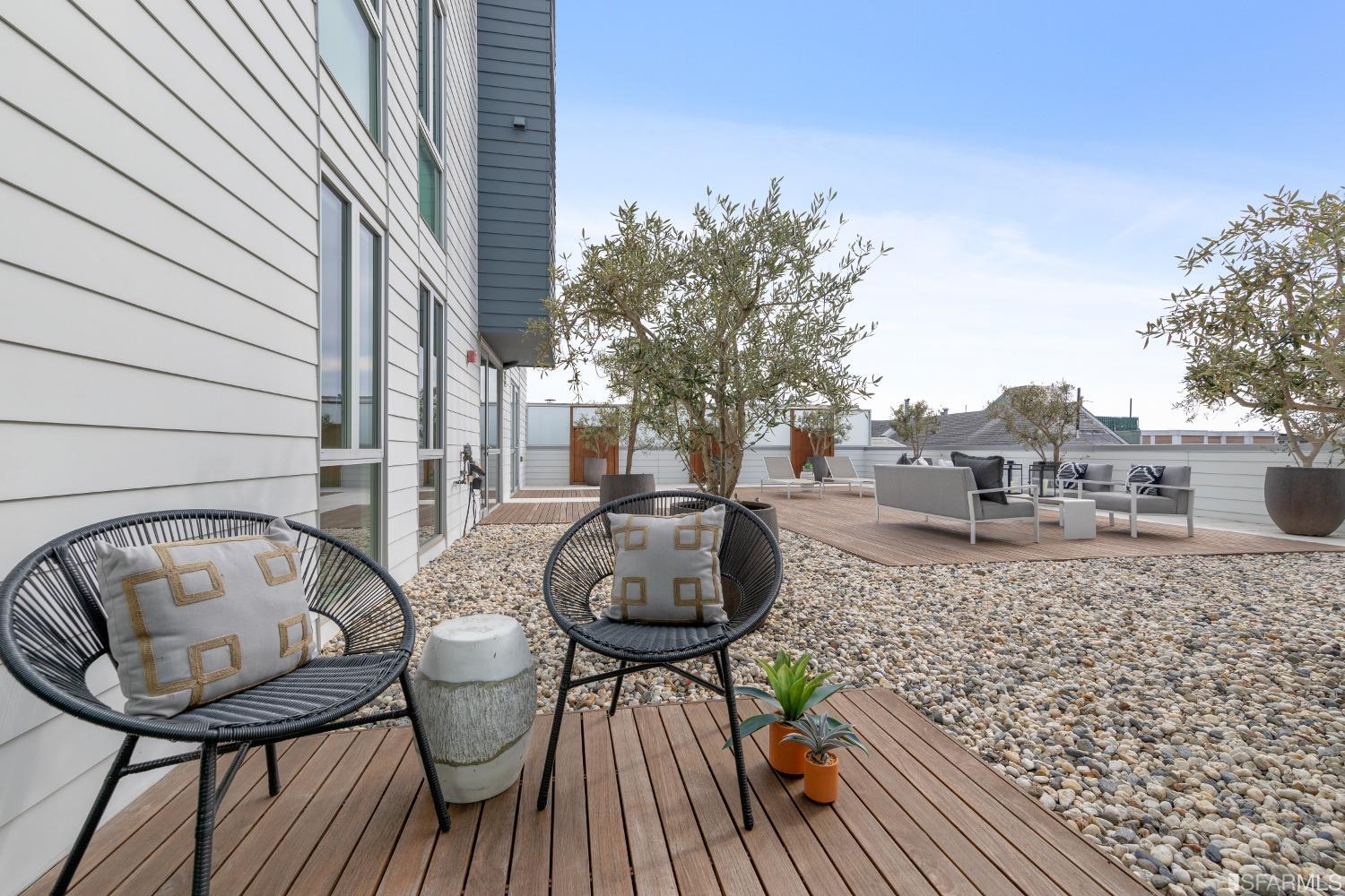 2299 Market Street Unit: 205