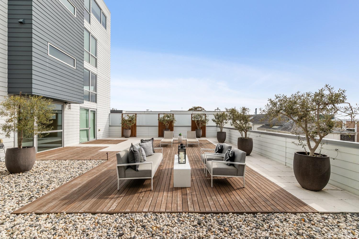 2299 Market Street Unit: 205