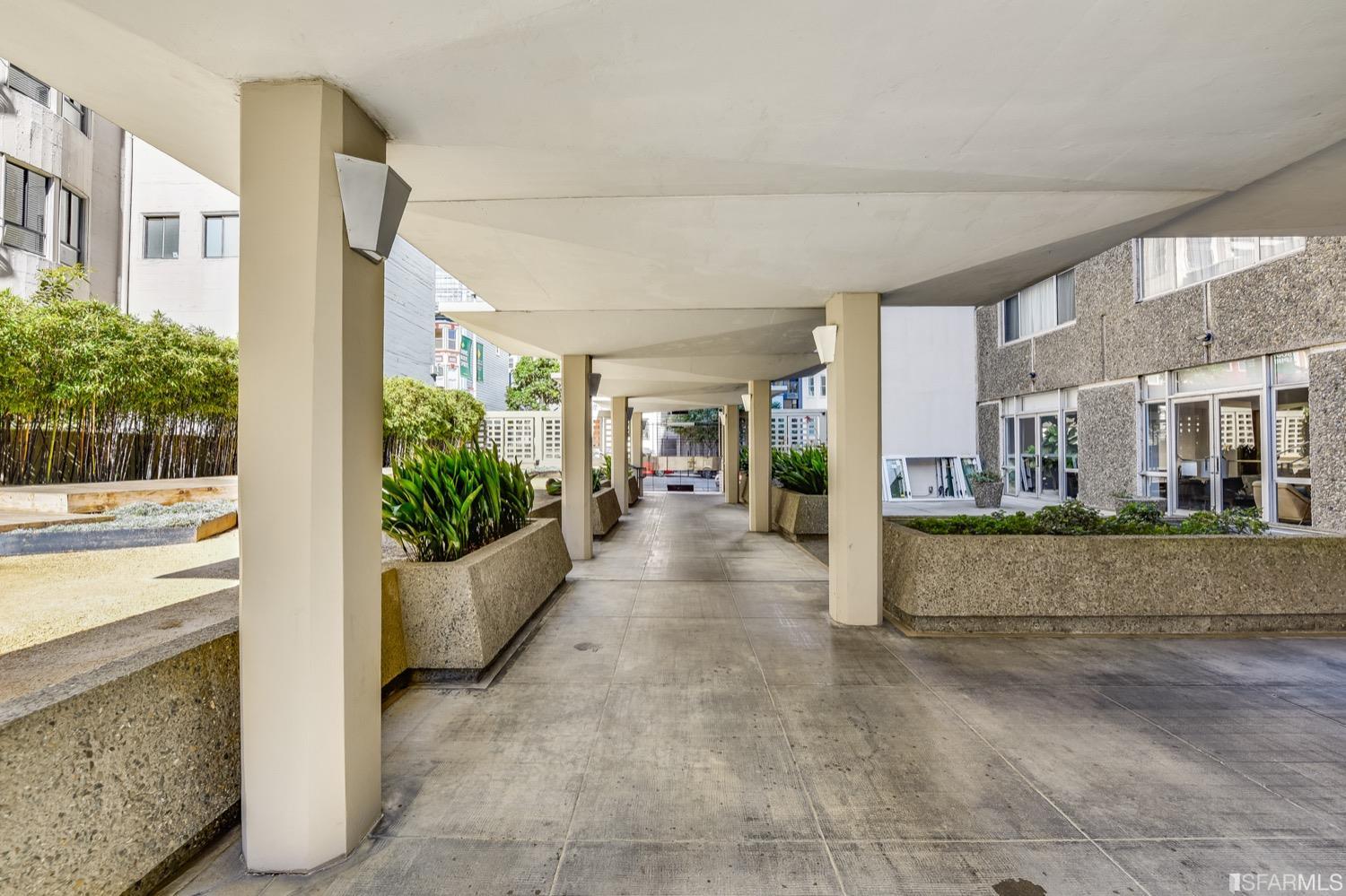 1001 Pine Street Unit: 1008