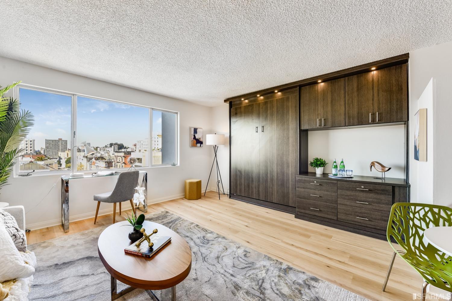 1001 Pine Street Unit: 1008