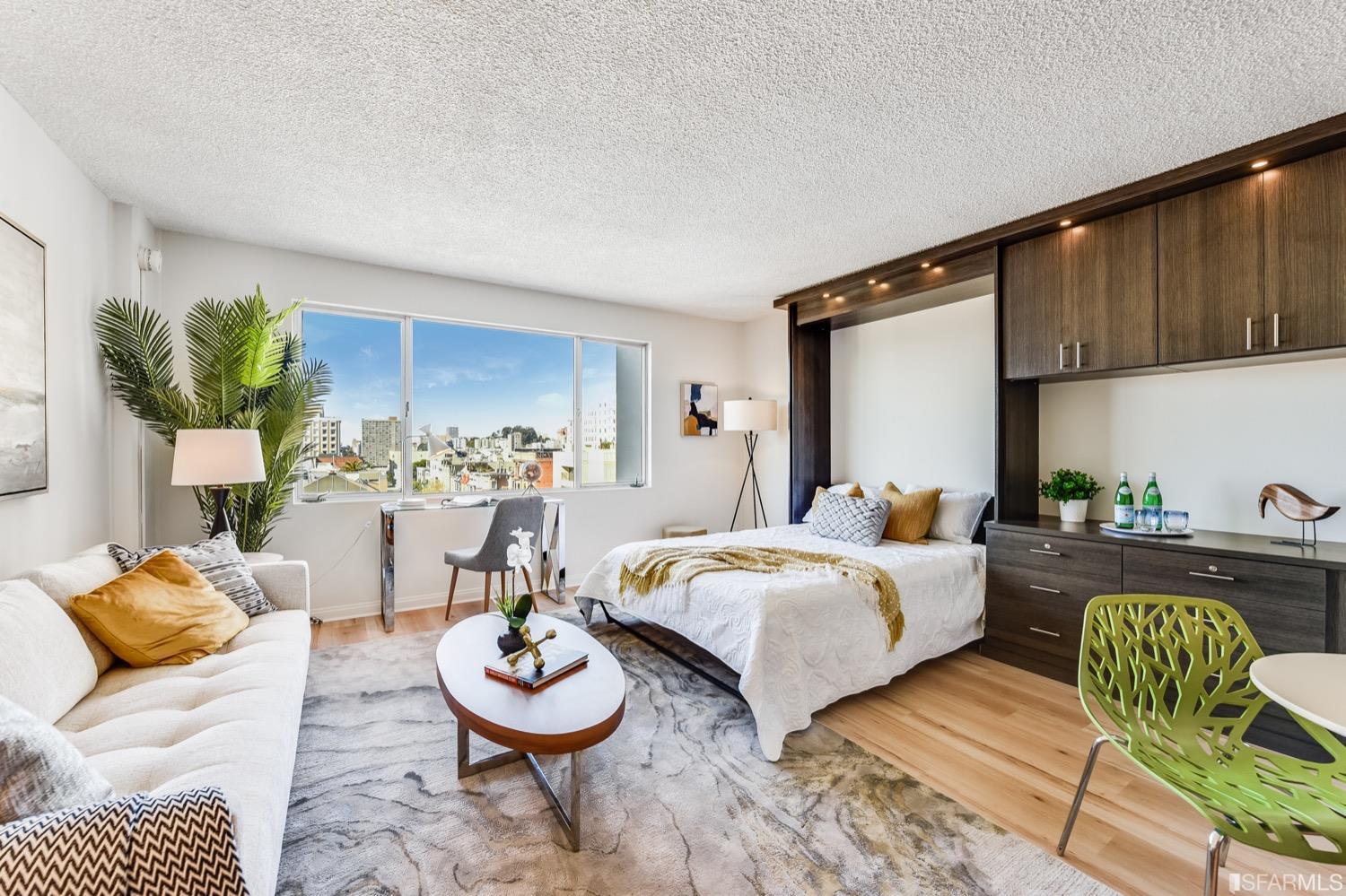 1001 Pine Street Unit: 1008