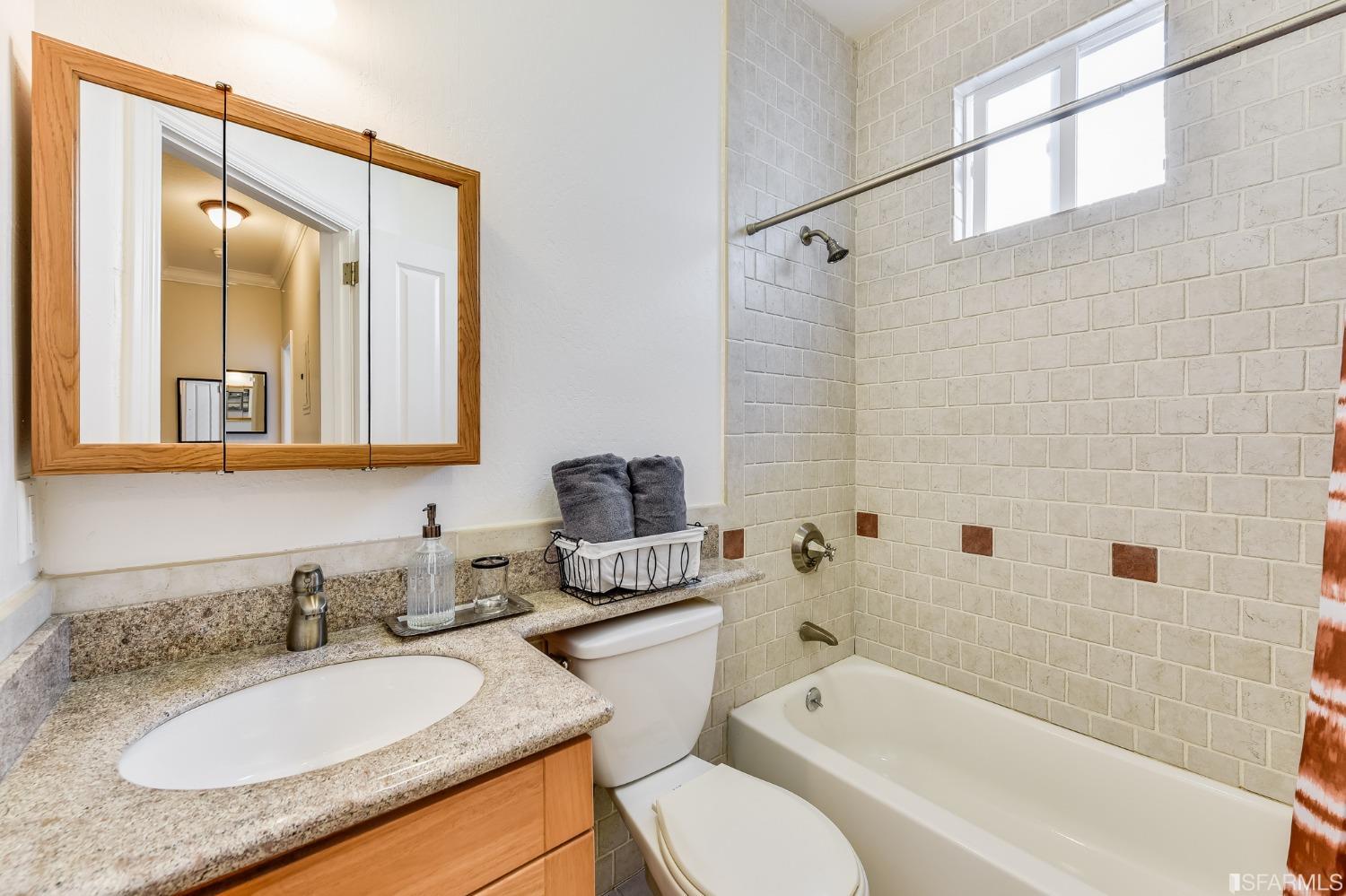 520 Natoma Street Unit: 11