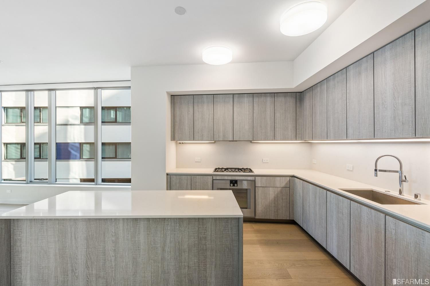 333 Beale Street Unit: 6E