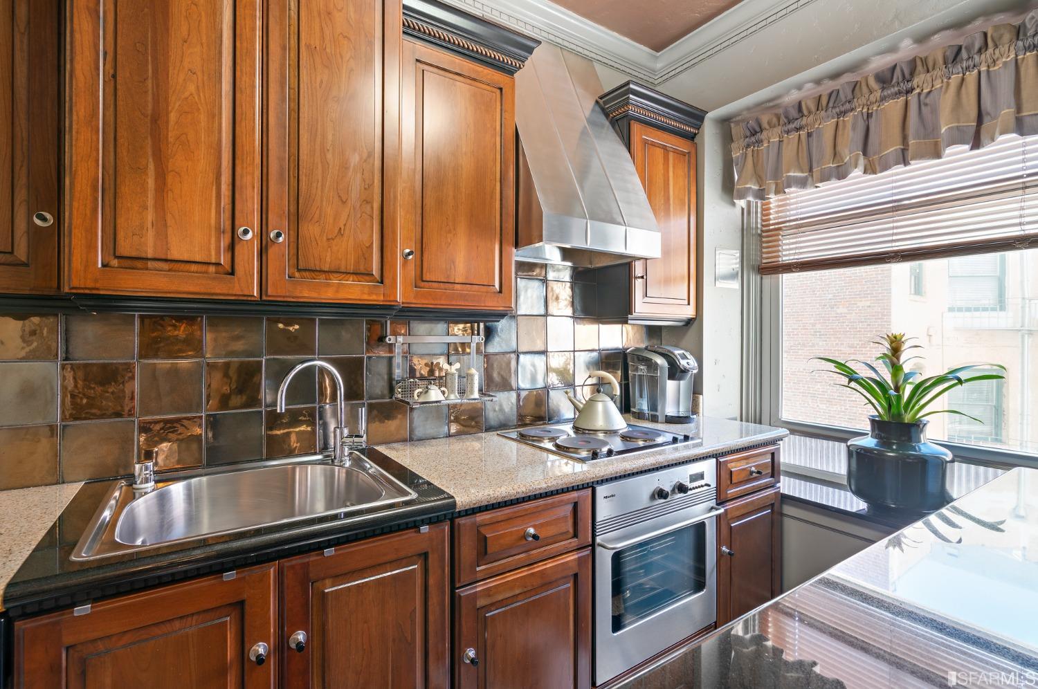 631 Ofarrell Street Unit: 712