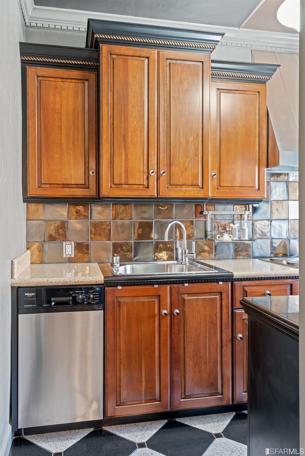 631 Ofarrell Street Unit: 712