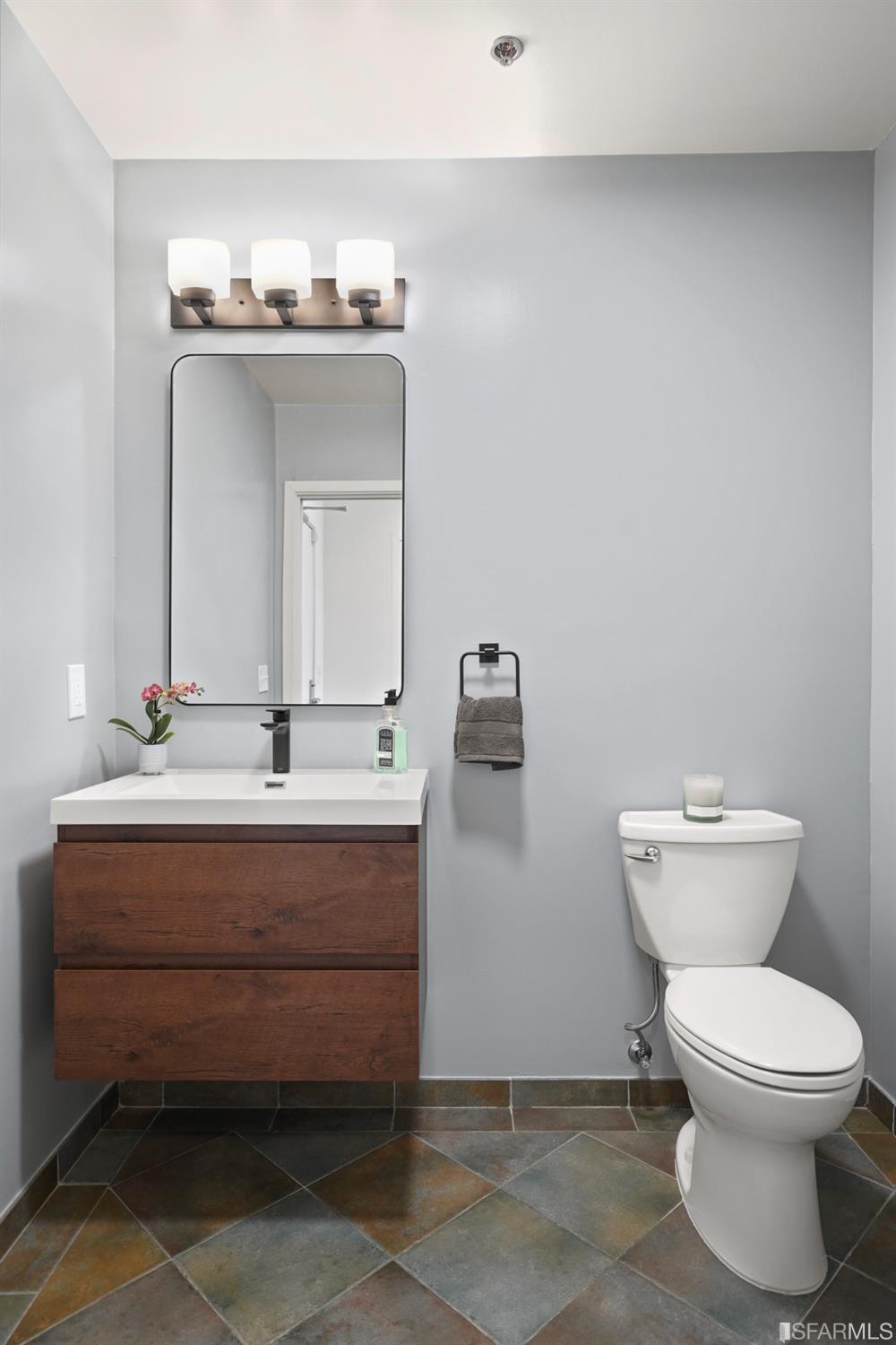 128 Morris Street Unit: 2