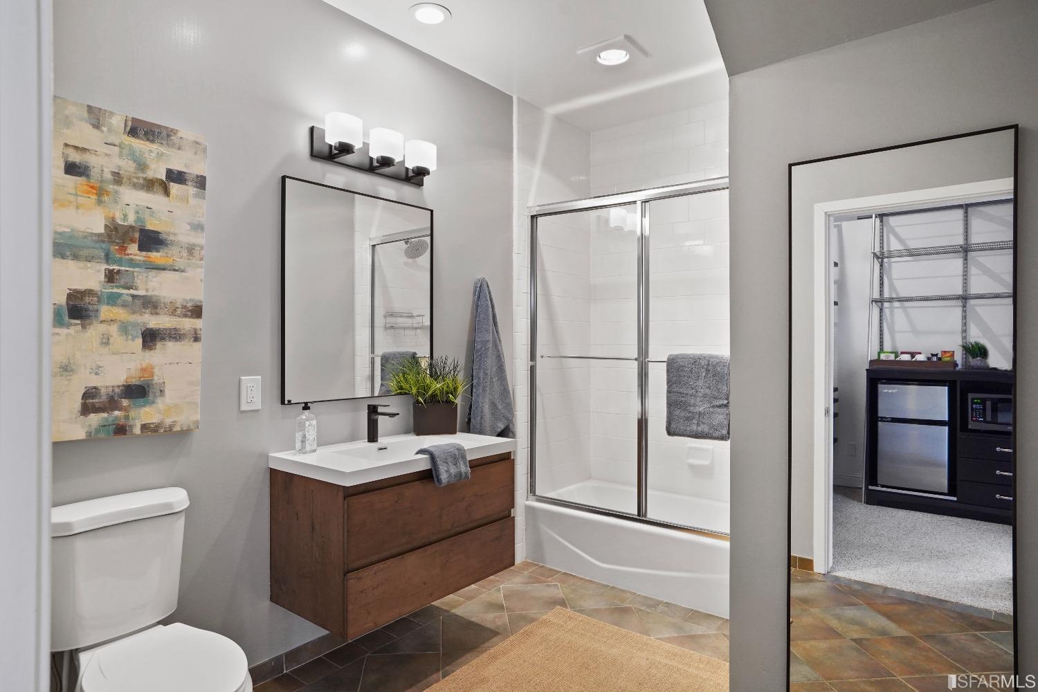 128 Morris Street Unit: 2