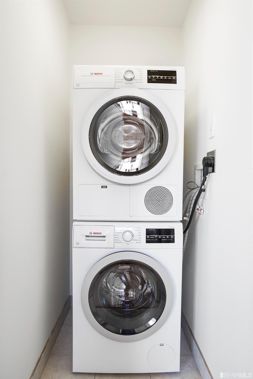 69 Clementina Street Unit: 804