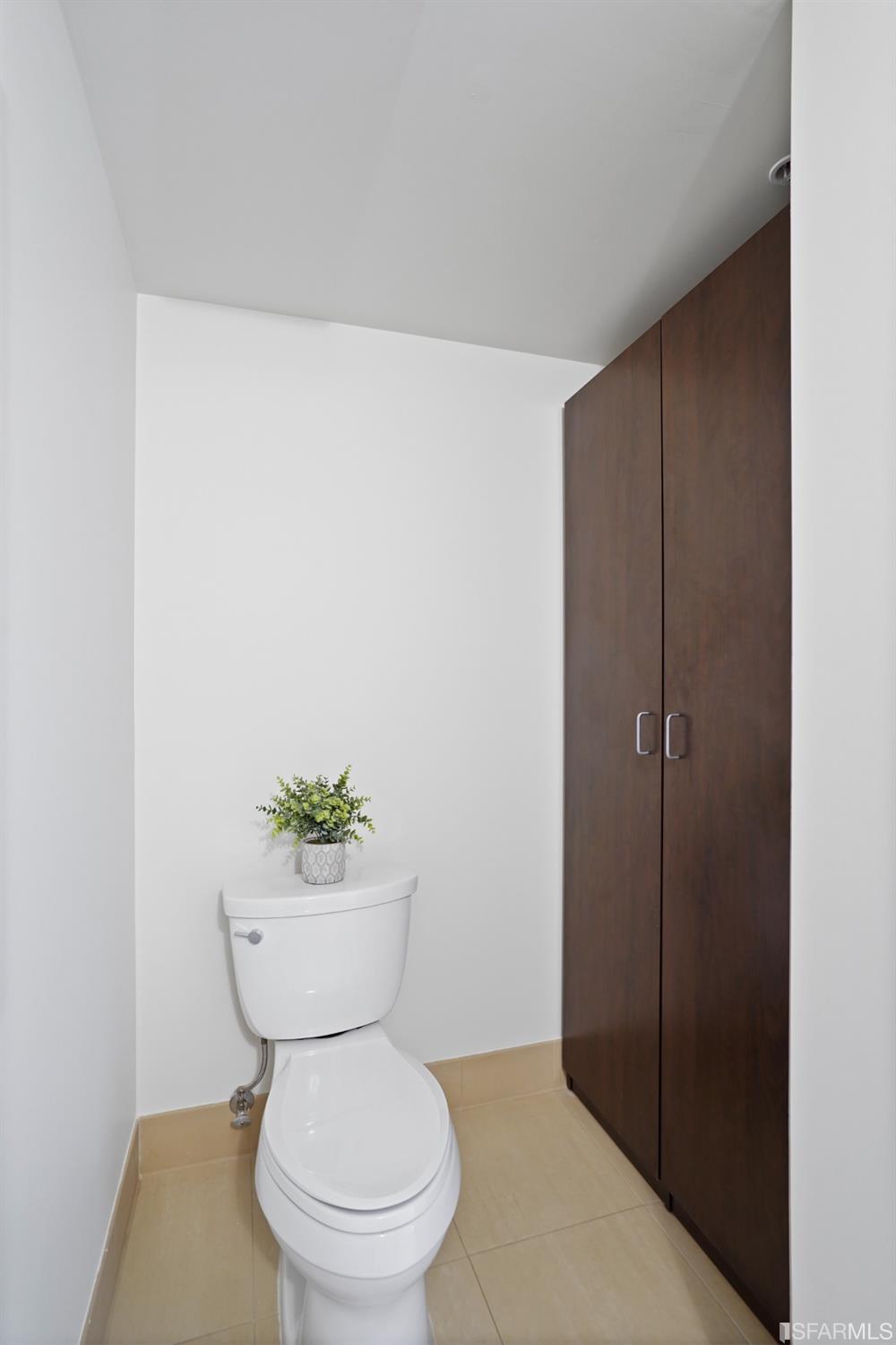 69 Clementina Street Unit: 804