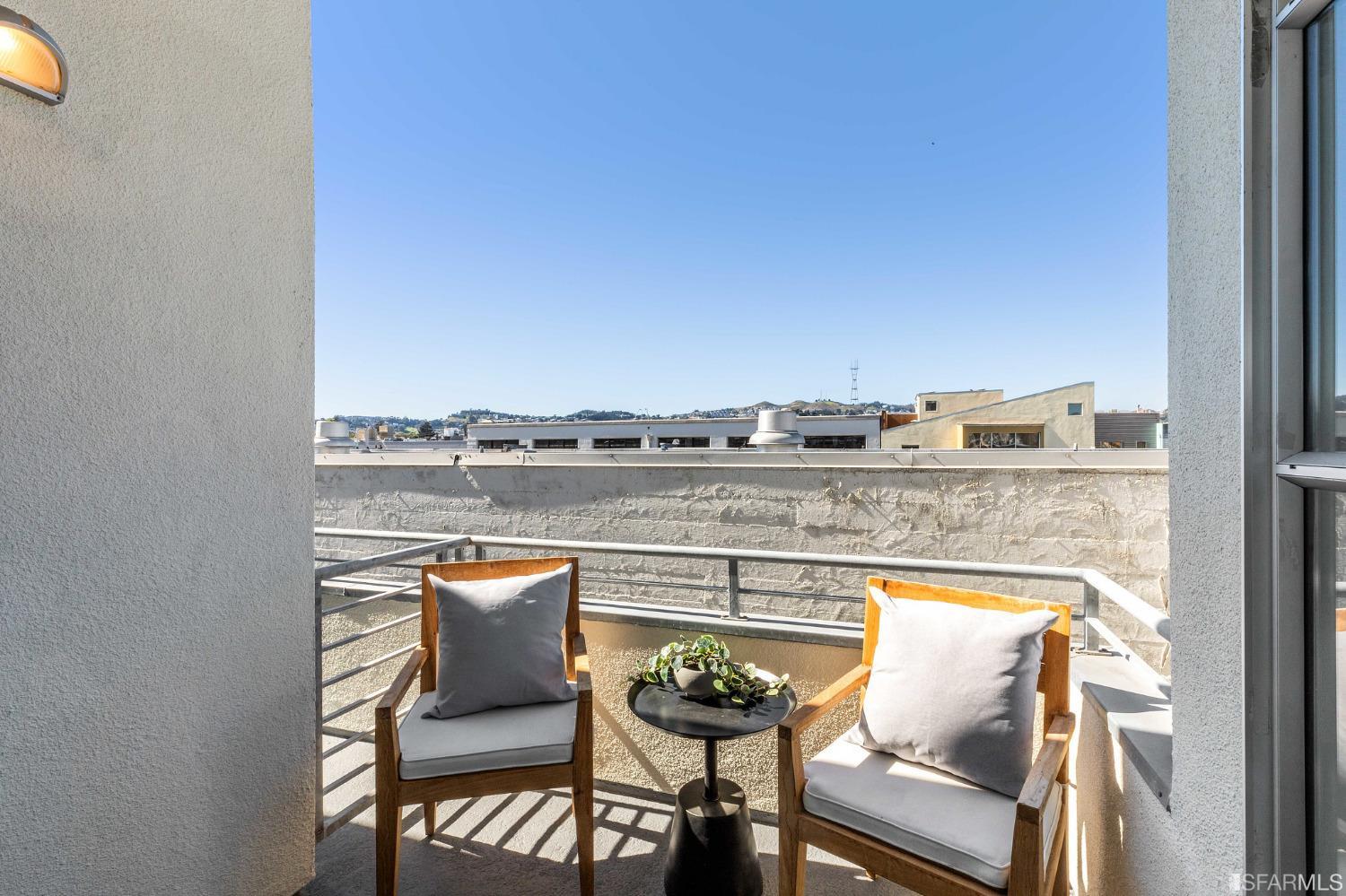 730 Florida Street Unit: 5