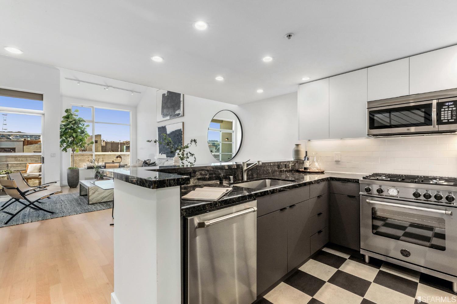 730 Florida Street Unit: 5