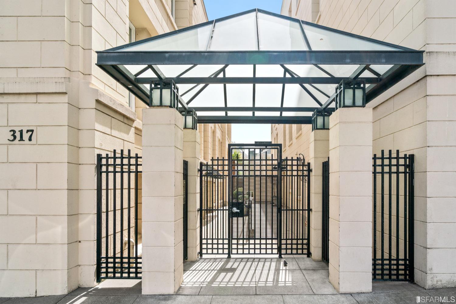 317 29th Street Unit: 404