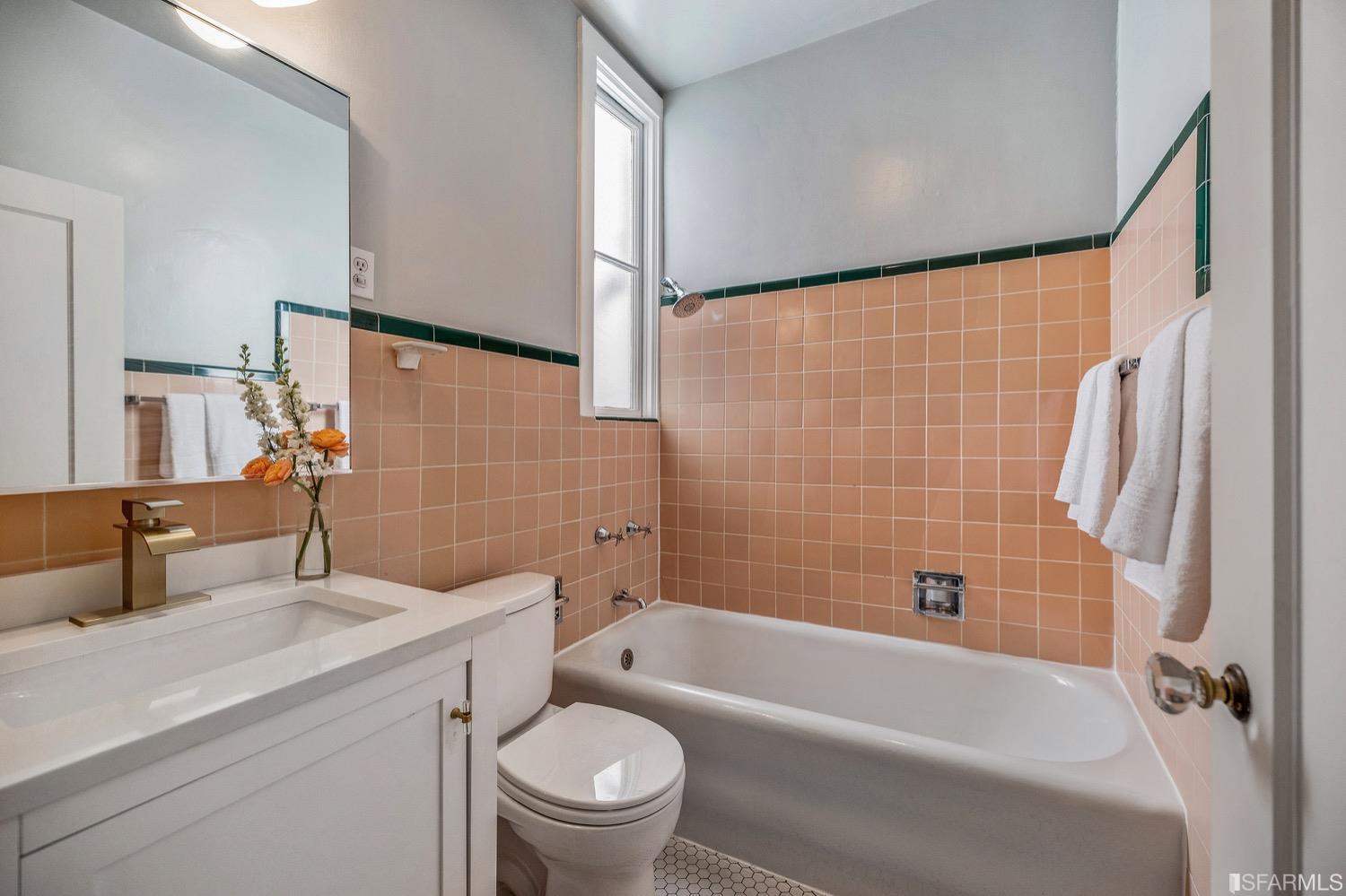 1335 Union Street Unit: 11