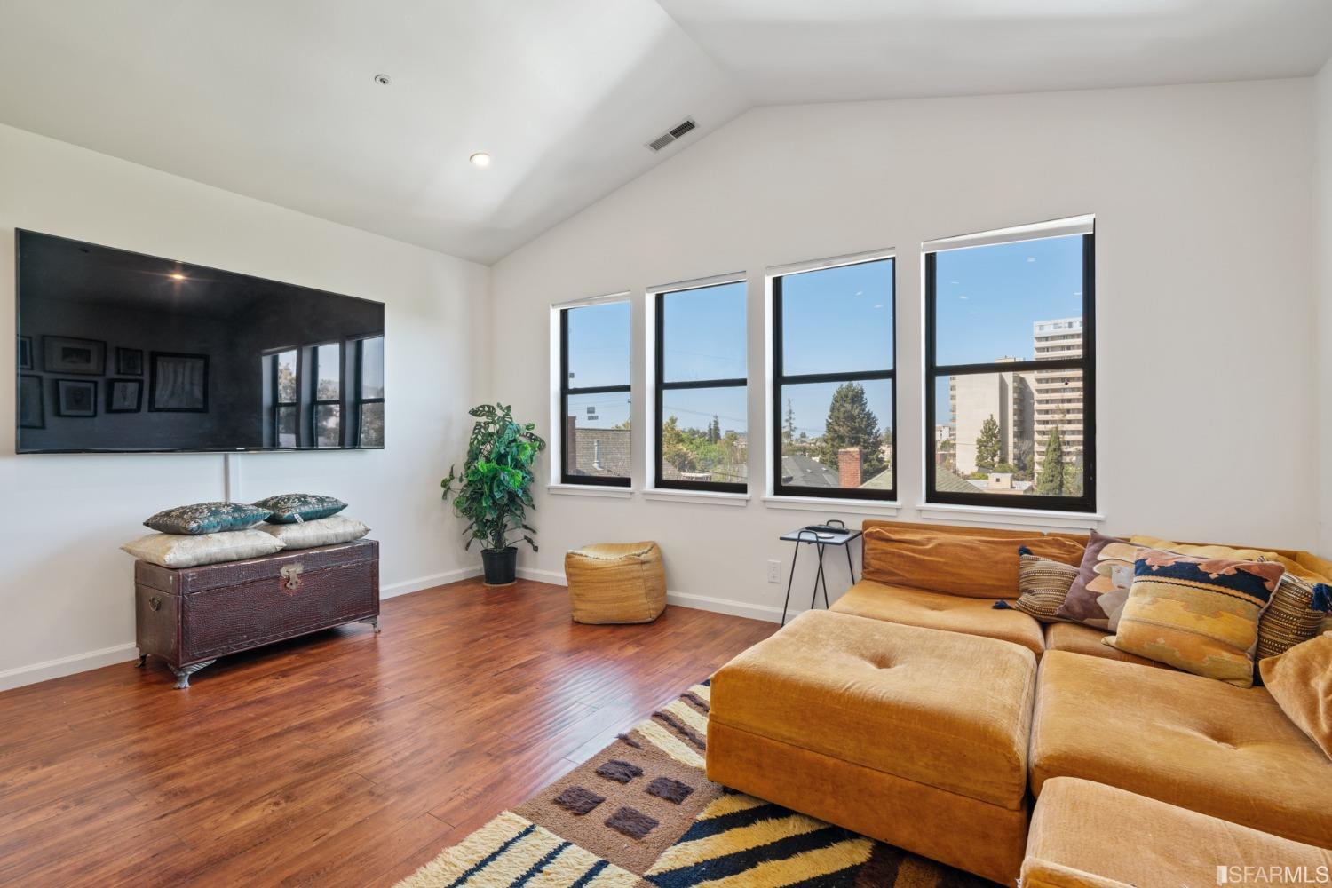 92 Monte Cresta Avenue