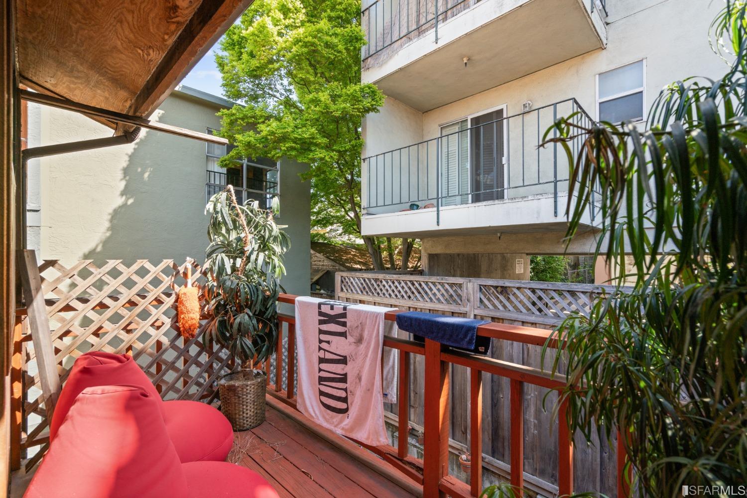 92 Monte Cresta Avenue