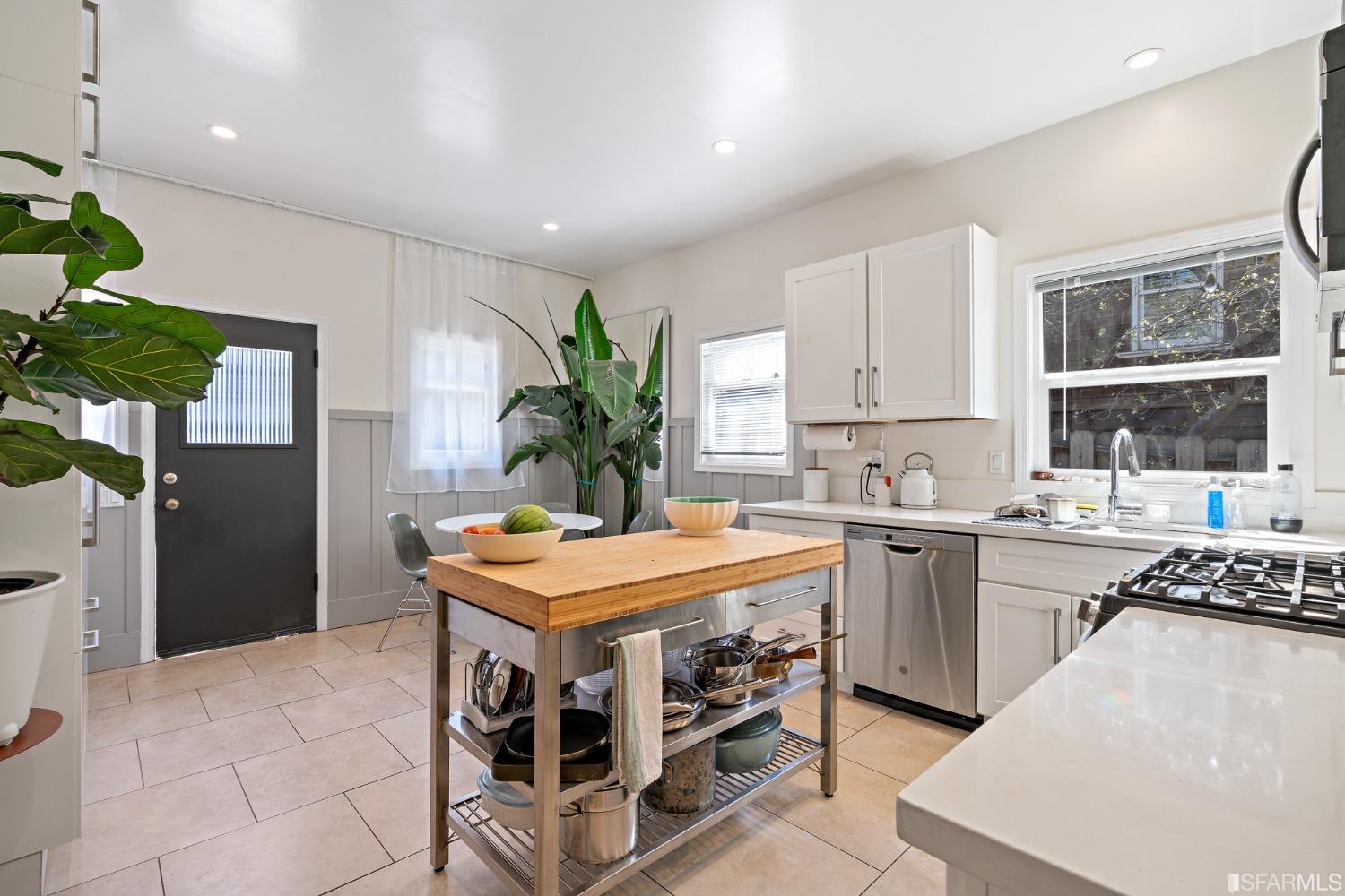 92 Monte Cresta Avenue