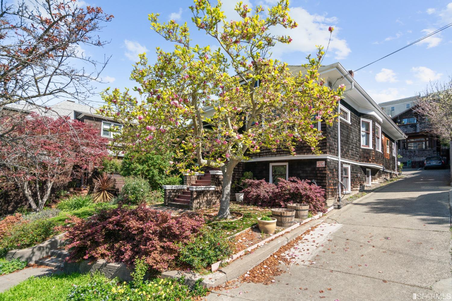 92 Monte Cresta Avenue