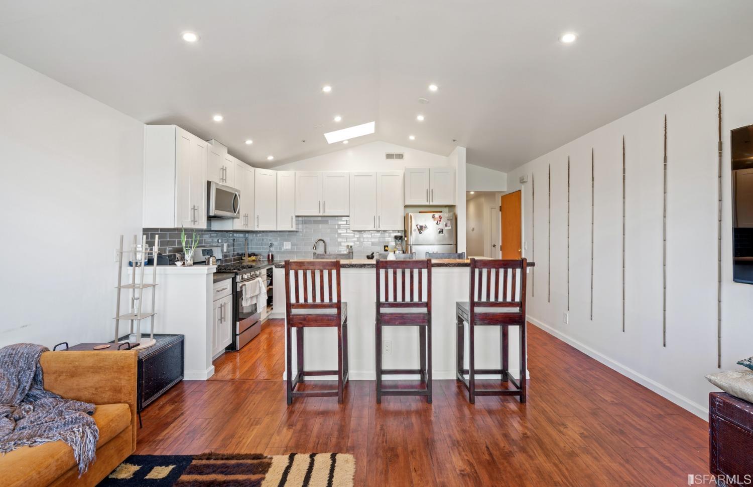 92 Monte Cresta Avenue