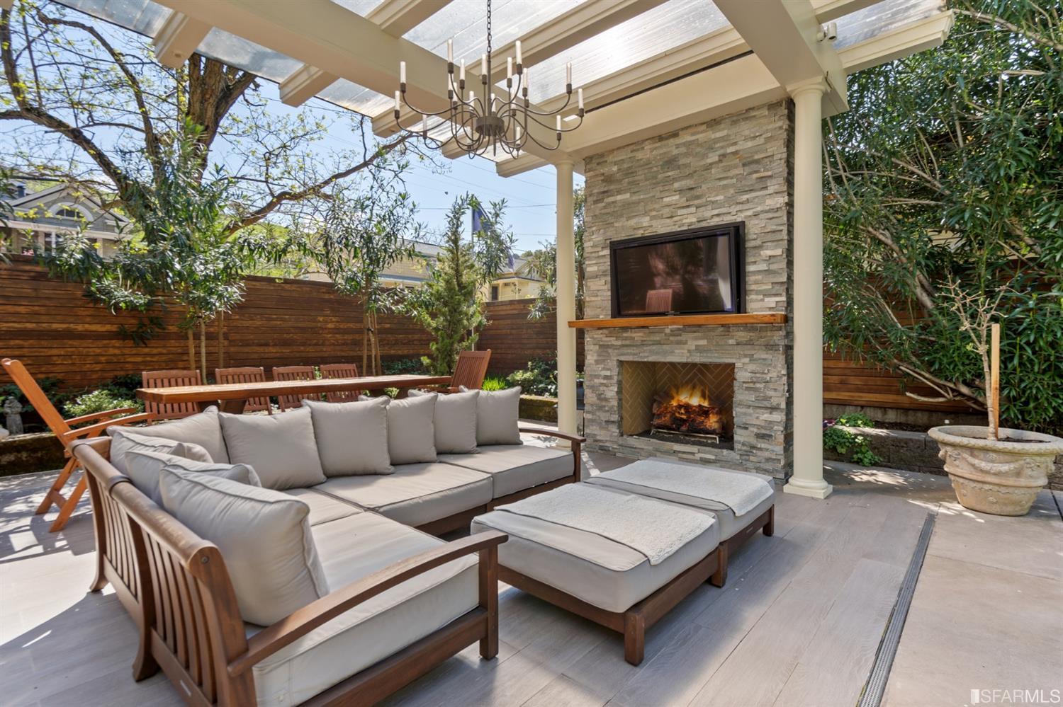 70 Canyon Lake Drive