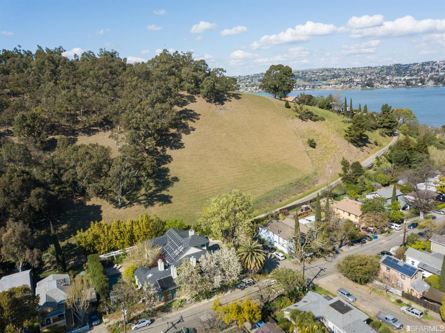 70 Canyon Lake Drive