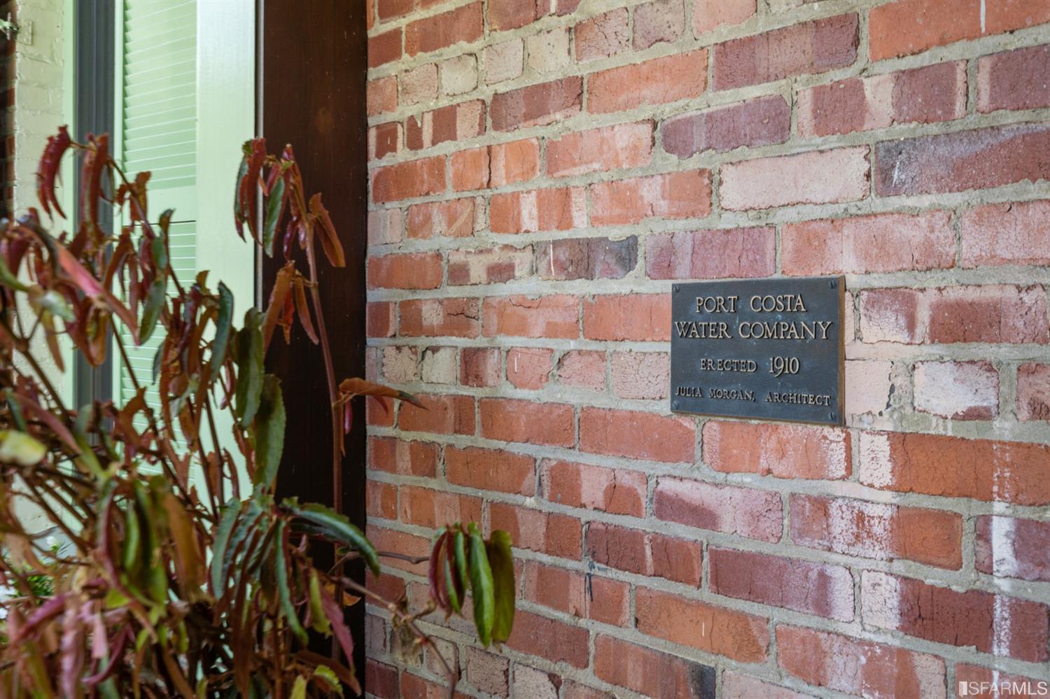 70 Canyon Lake Drive