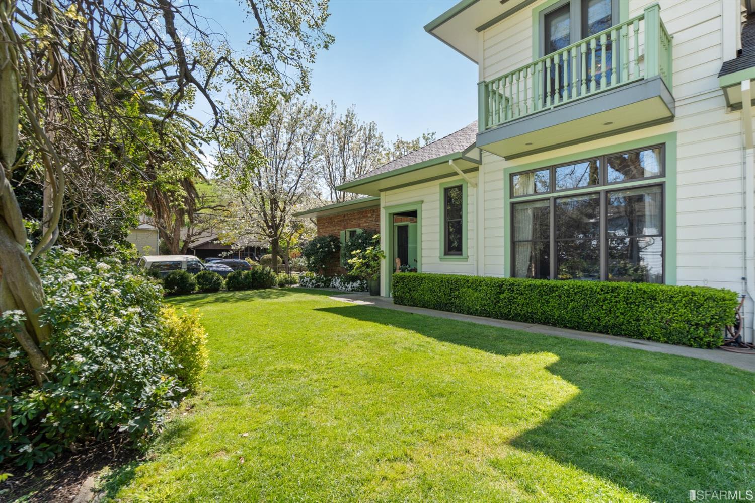 70 Canyon Lake Drive