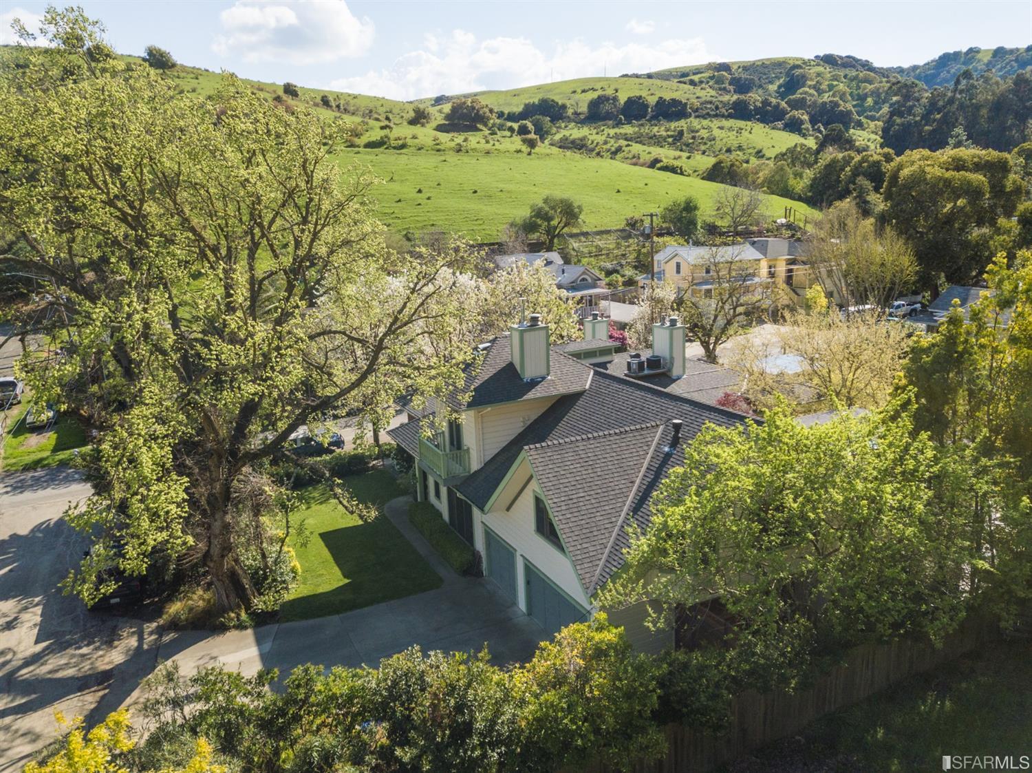 70 Canyon Lake Drive