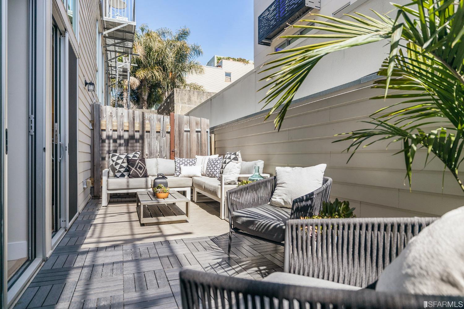 49 Zoe Street Unit: 7