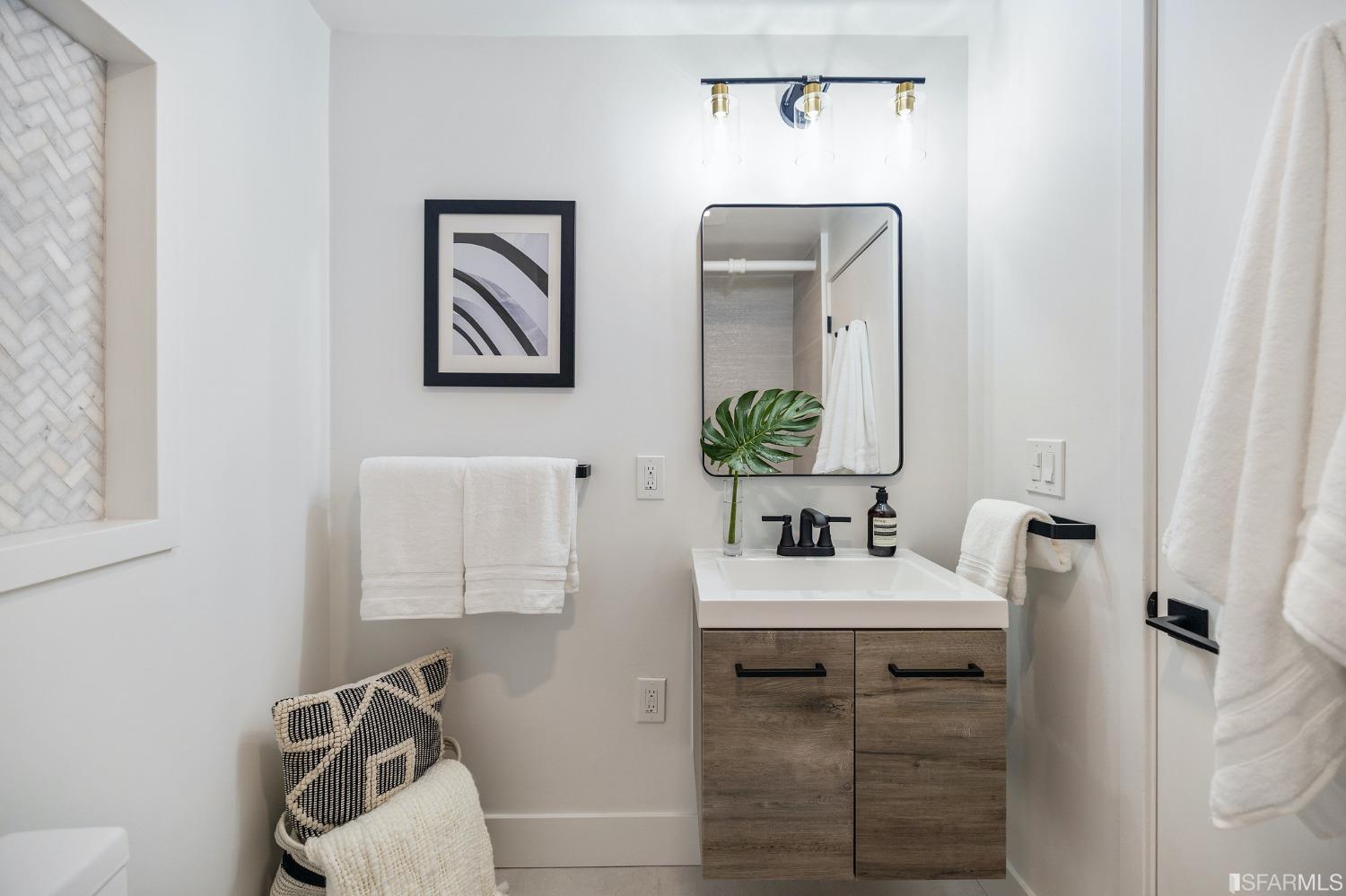 49 Zoe Street Unit: 7