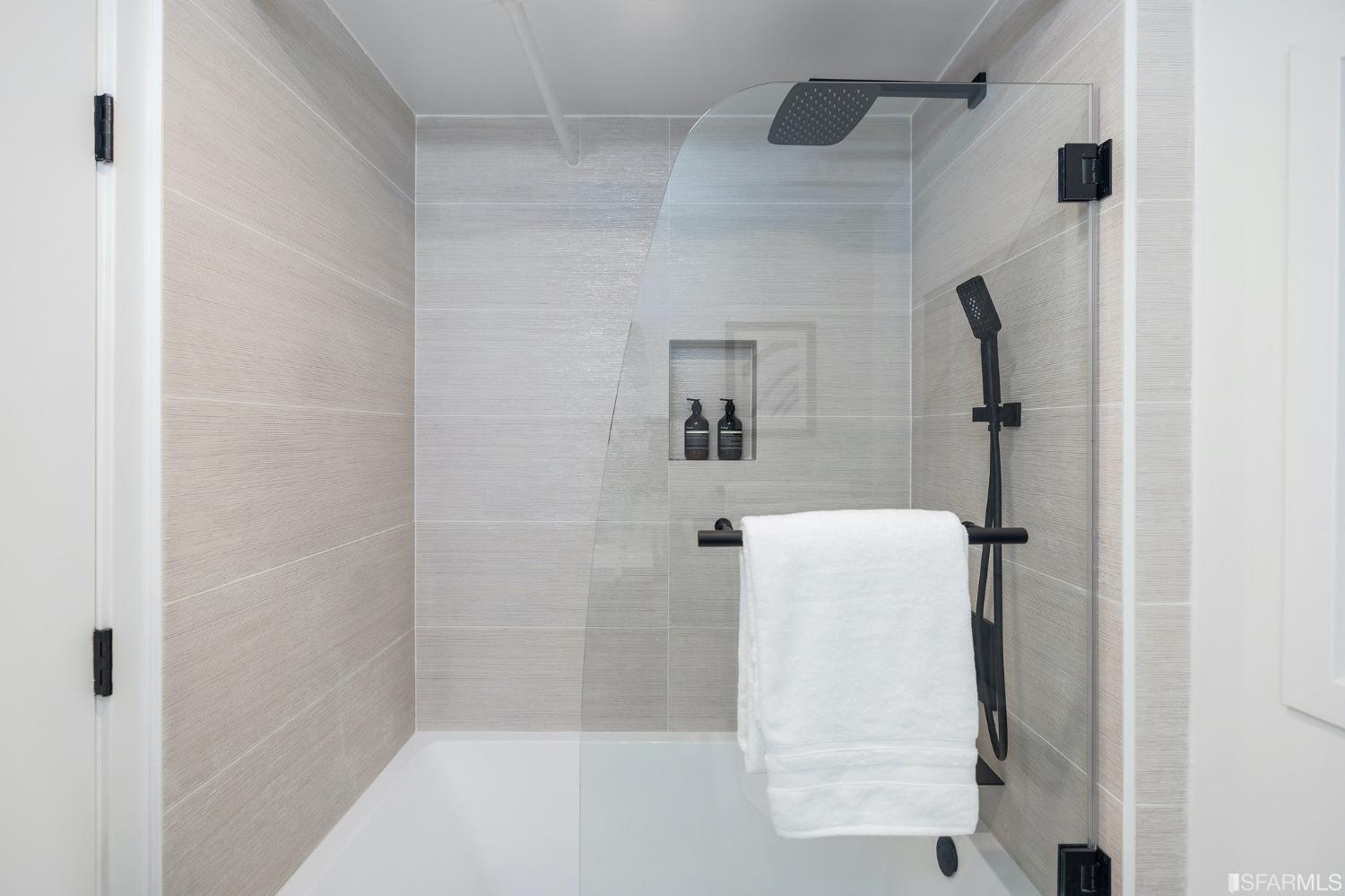 49 Zoe Street Unit: 7