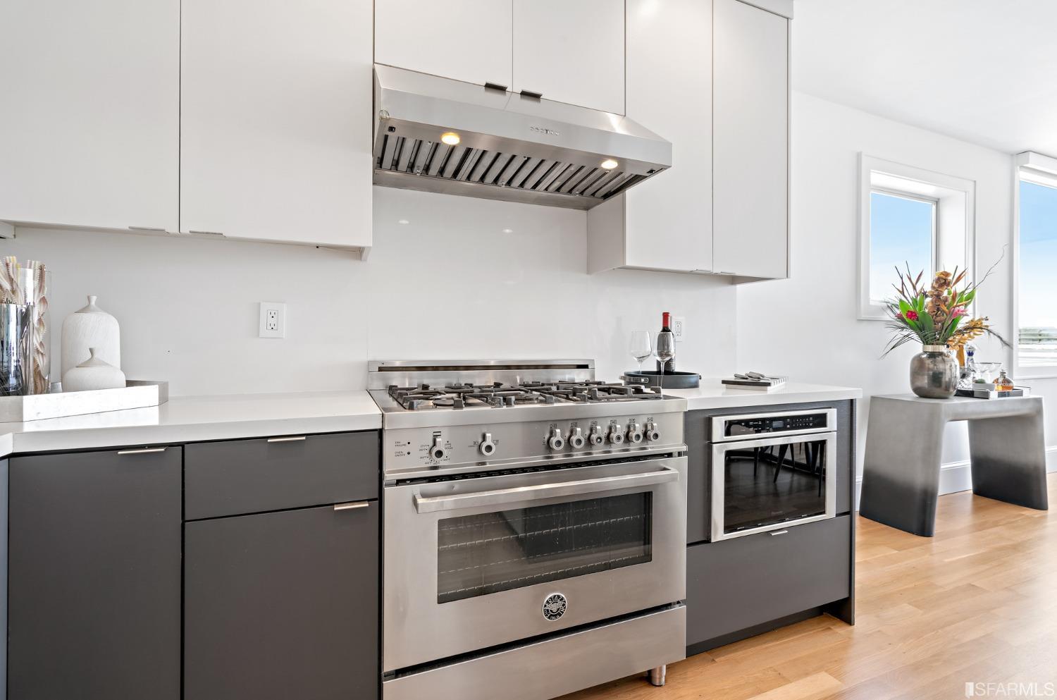 1268 Lombard Street Unit: 4