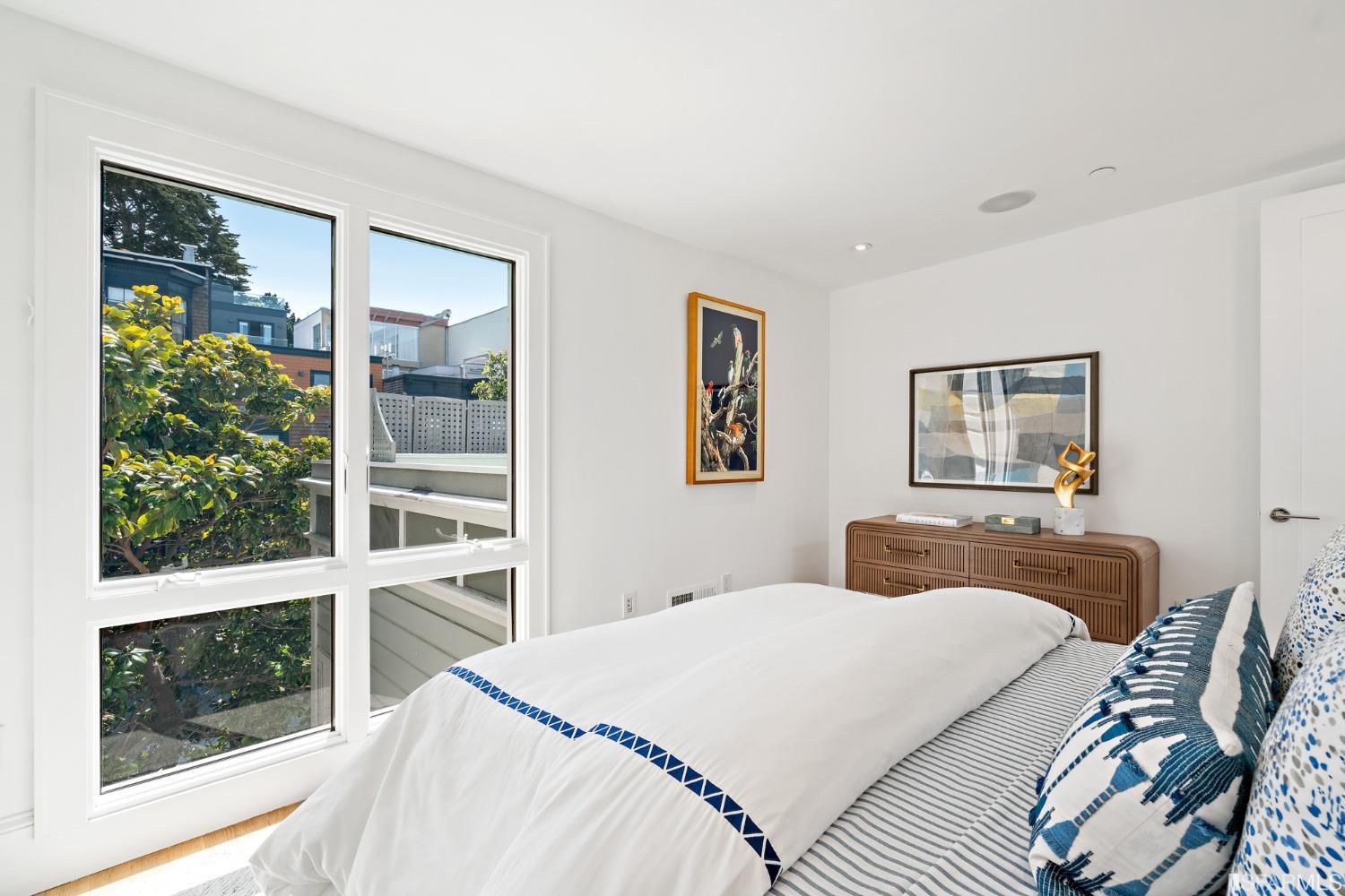 1268 Lombard Street Unit: 4