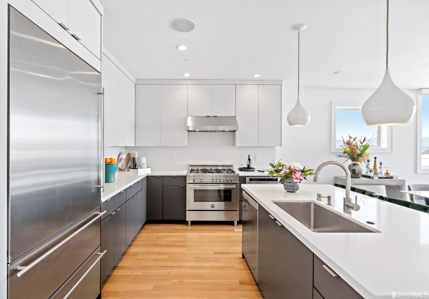 1268 Lombard Street Unit: 4