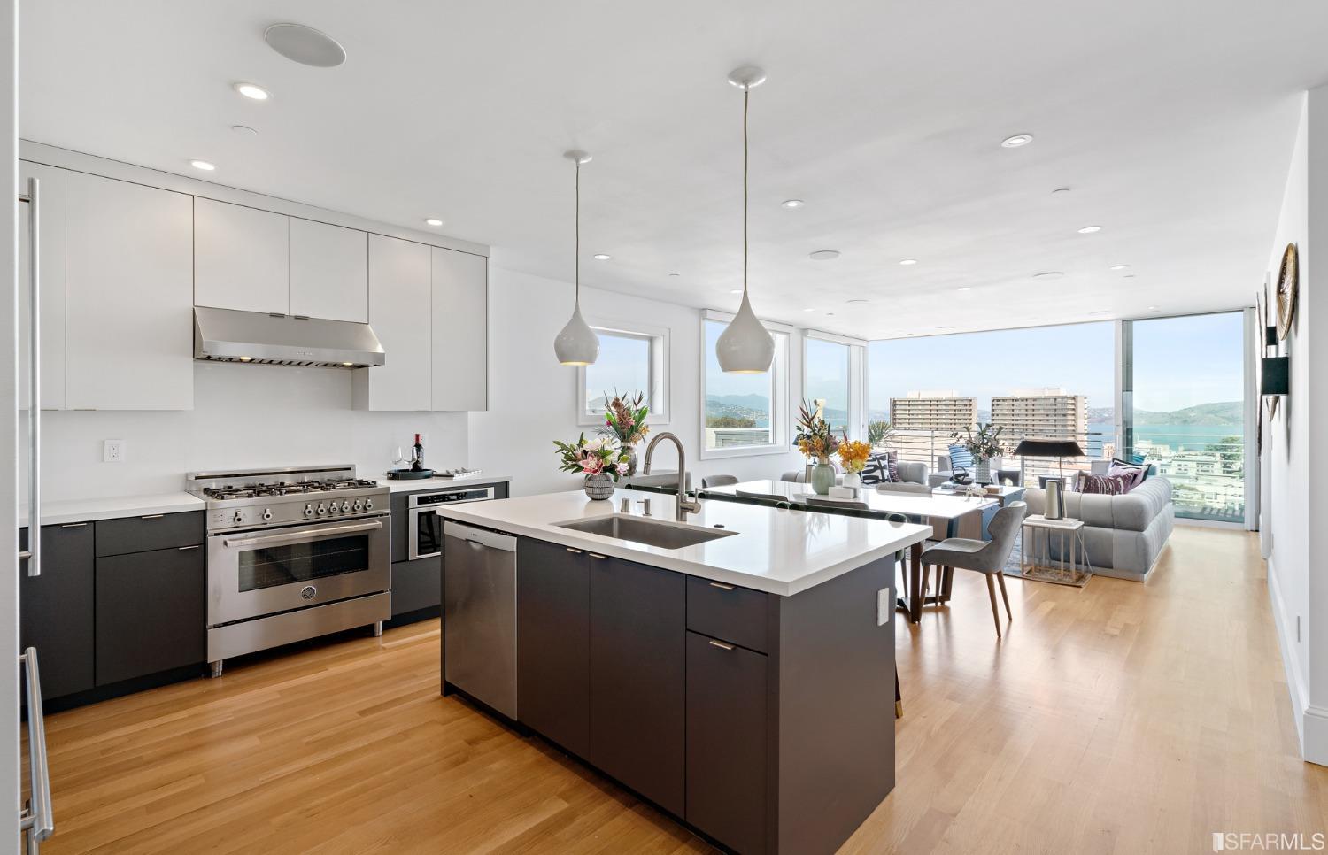 1268 Lombard Street Unit: 4