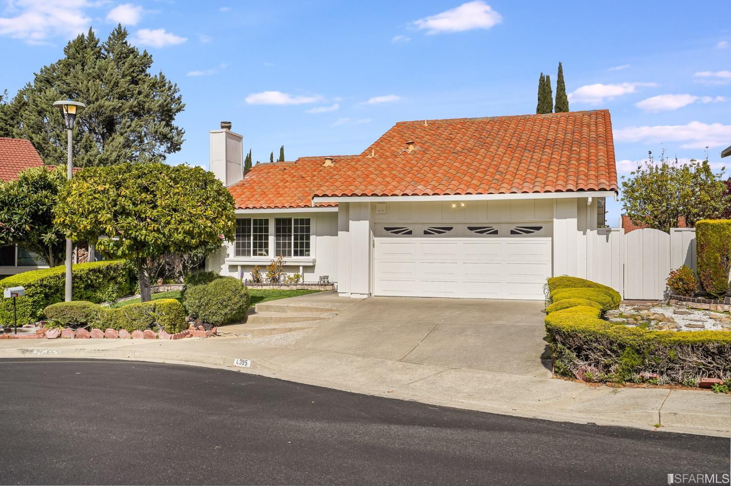 4395 Arrowwood Circle