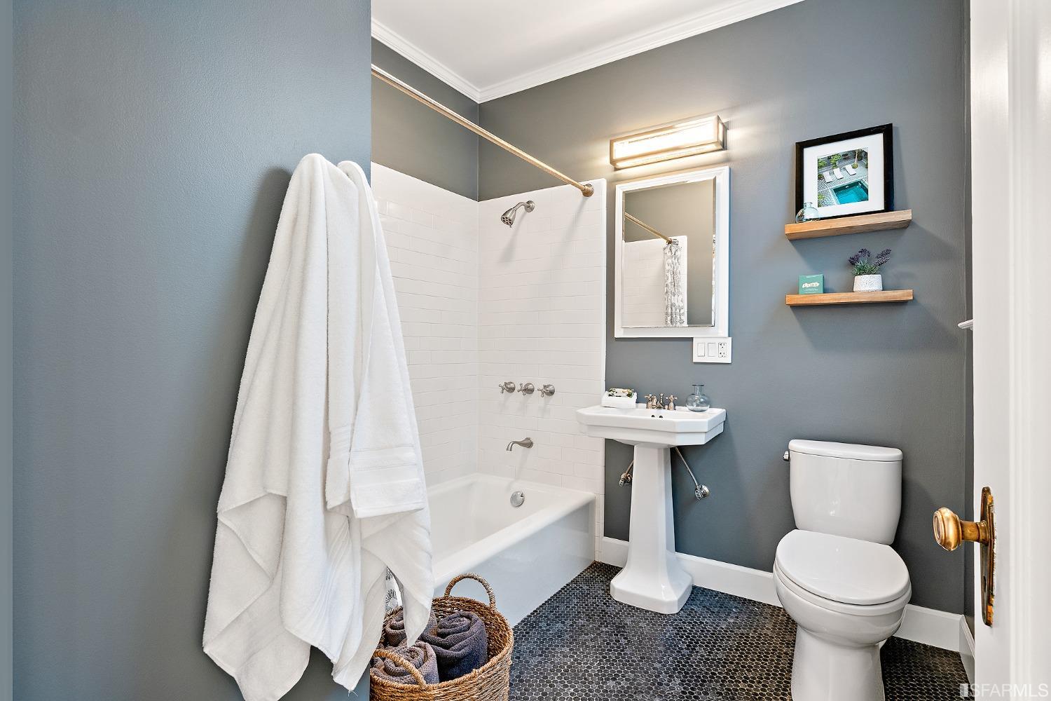 147 Day Street Unit: 3