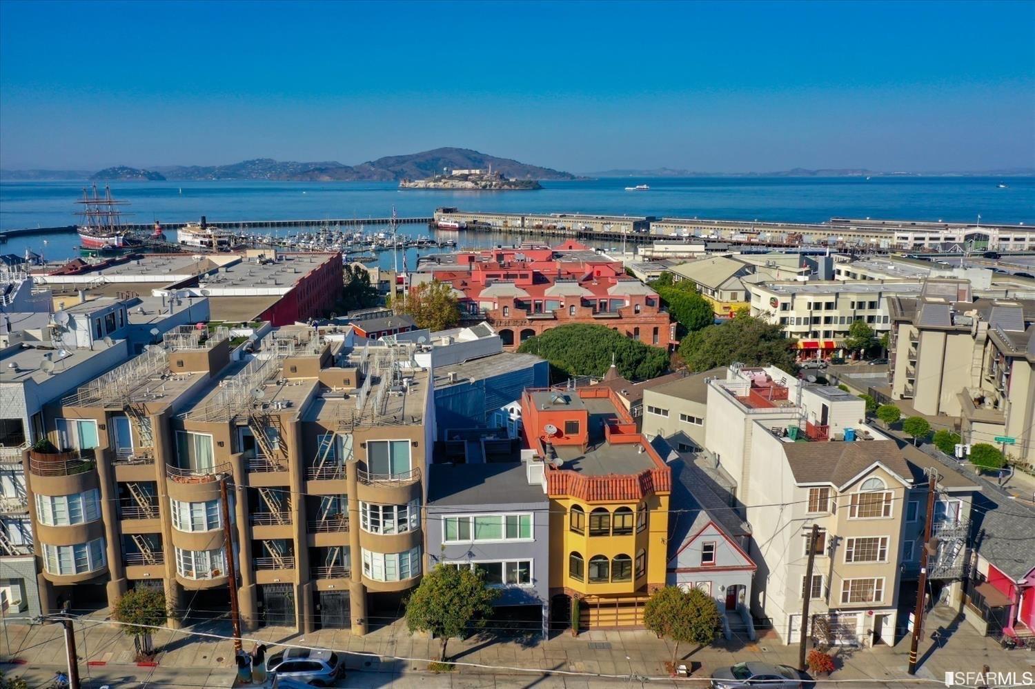 738 North Point Street