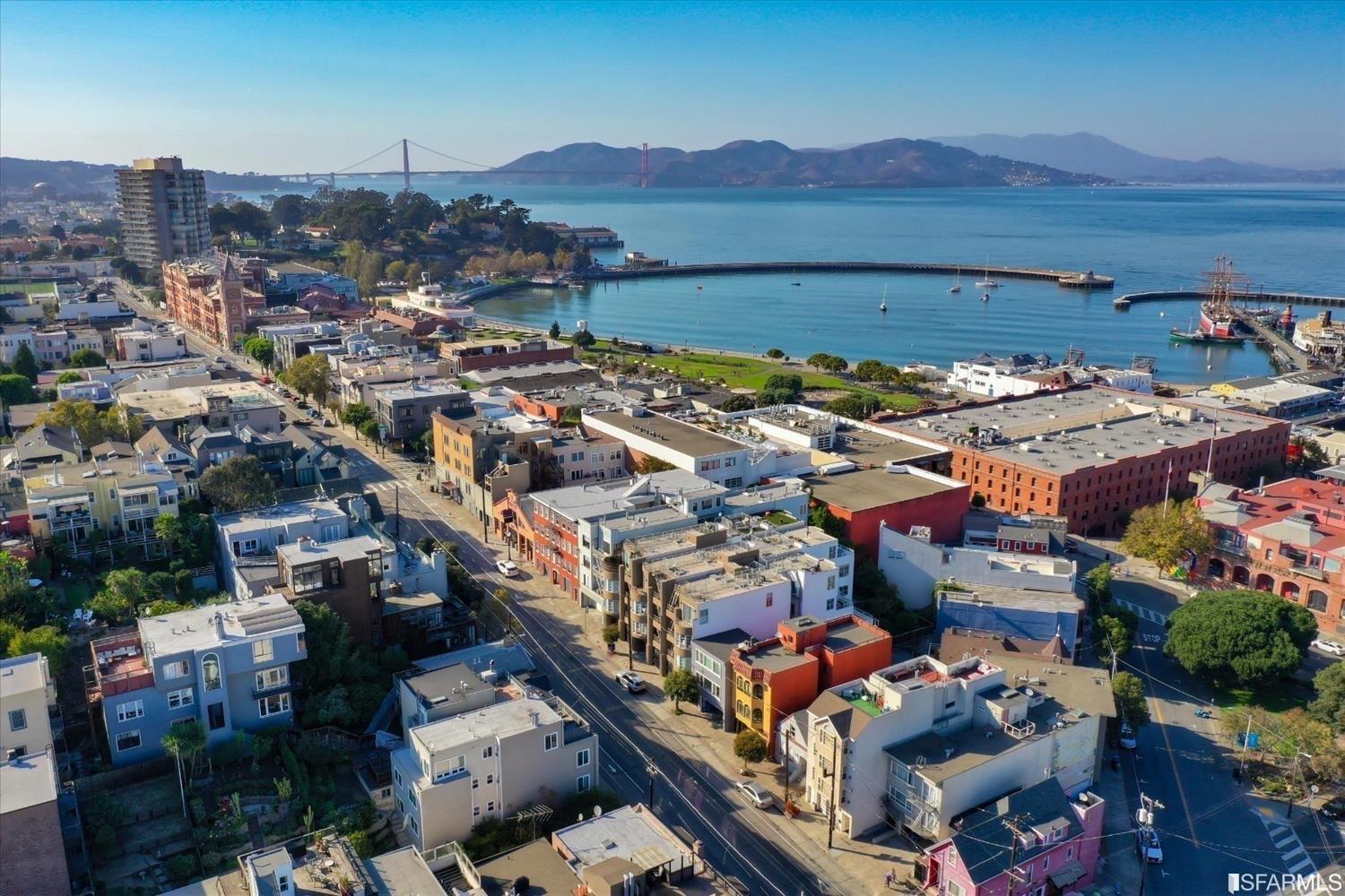 738 North Point Street