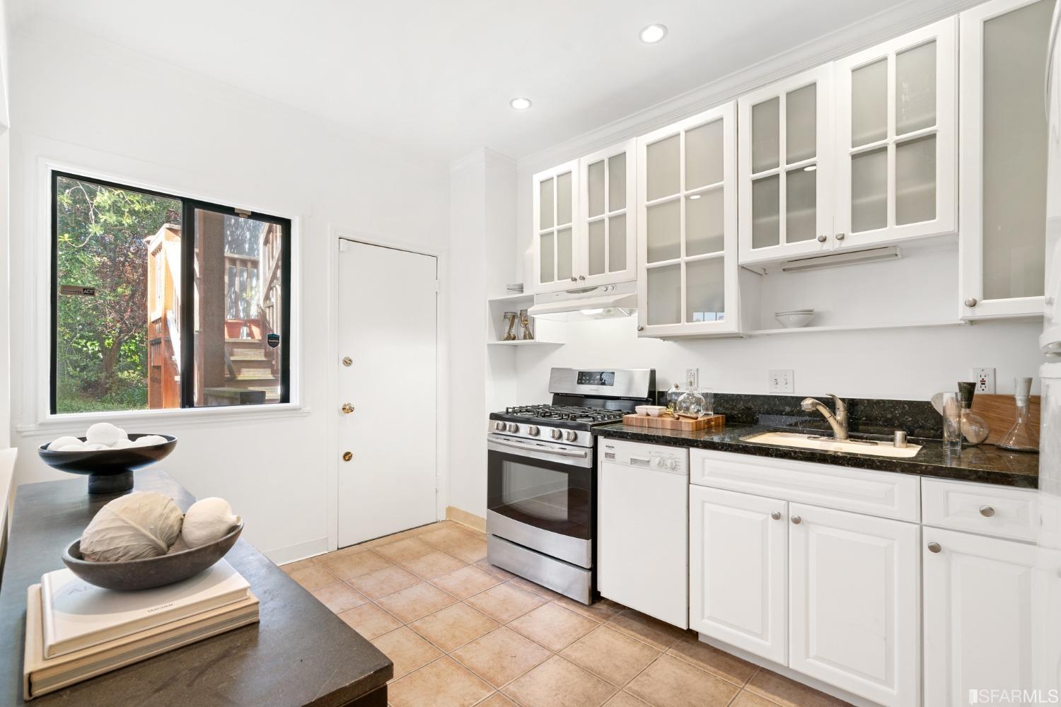 2990 Jackson Street Unit: 4