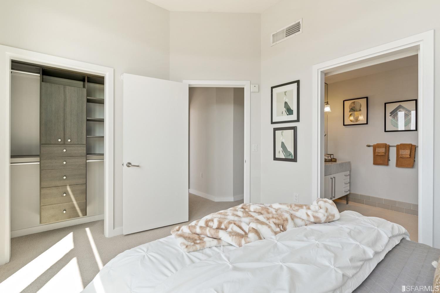 2101 Bryant Street Unit: 304