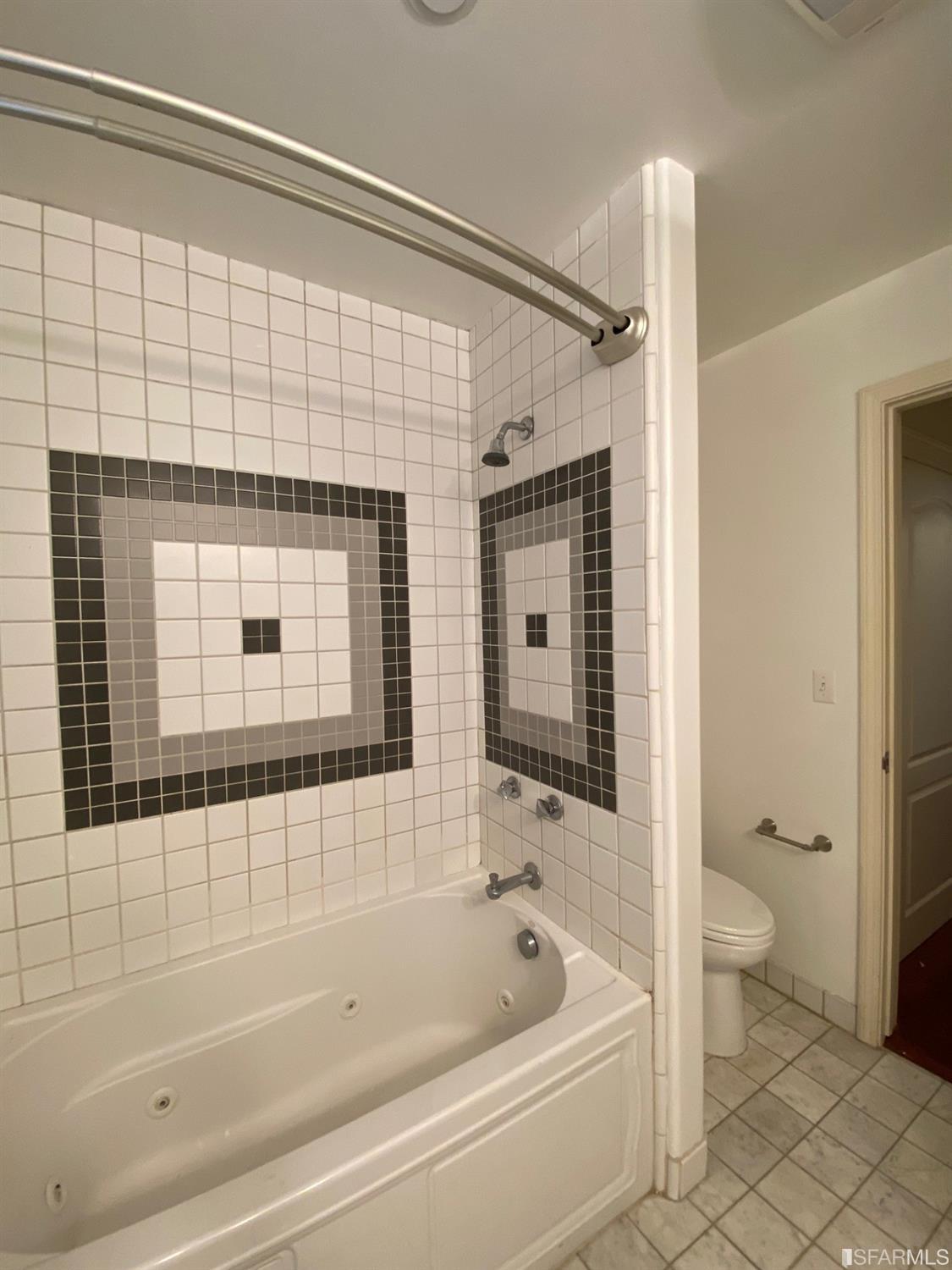 757 North Point Street Unit: 1