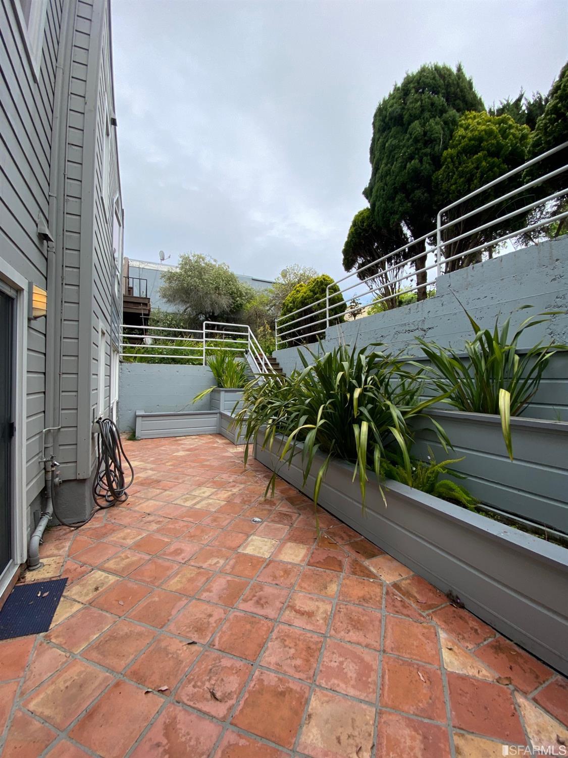 757 North Point Street Unit: 1