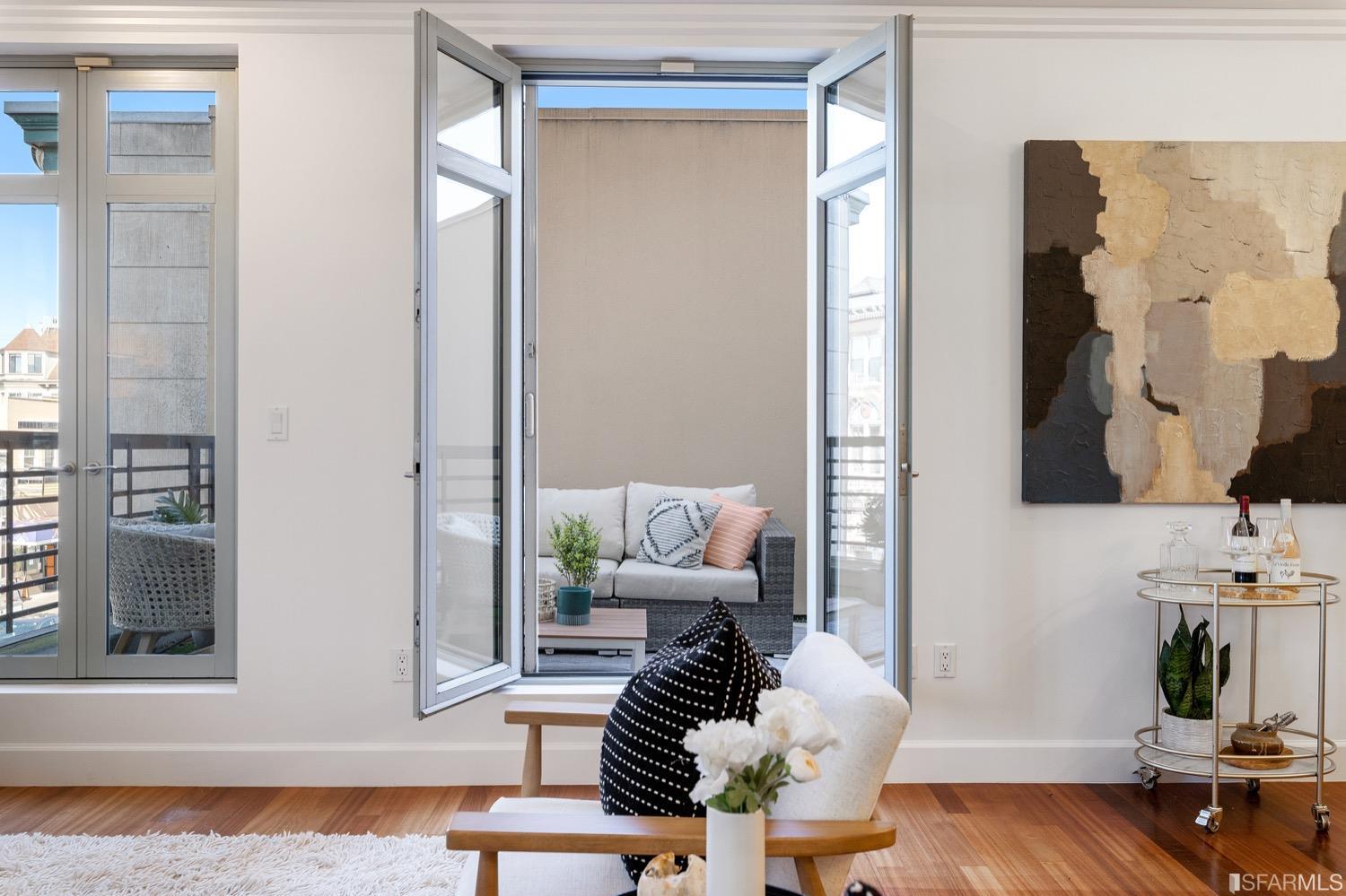 741 Clement Street Unit: 207