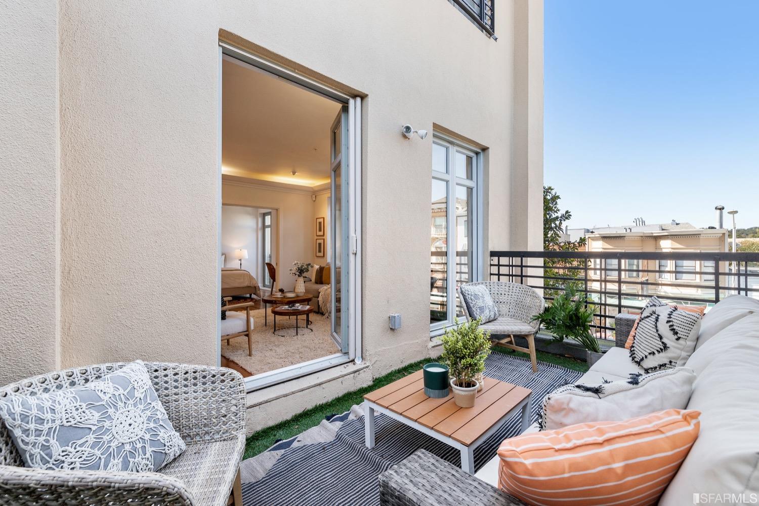 741 Clement Street Unit: 207