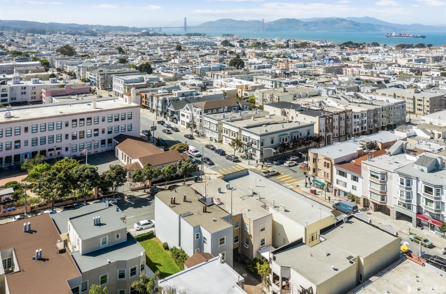 2554 Franklin Street