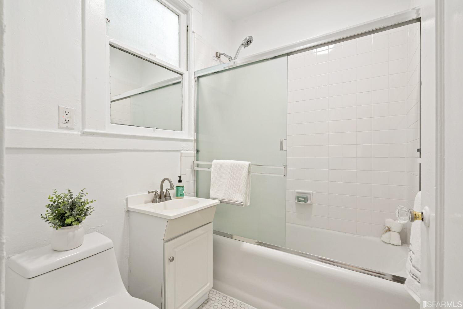 2554 Franklin Street