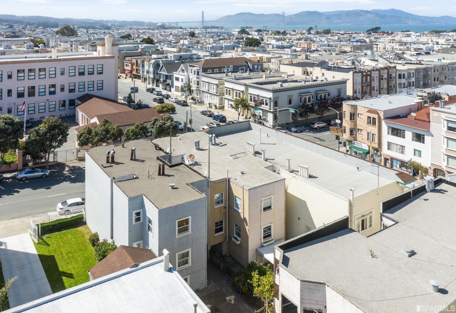 2554 Franklin Street