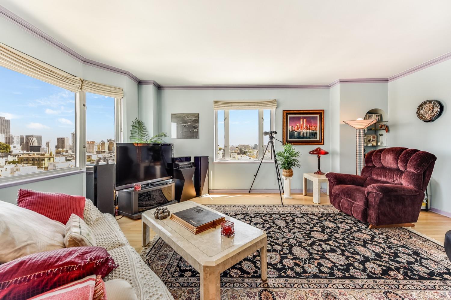 1101 Green Street Unit: 702